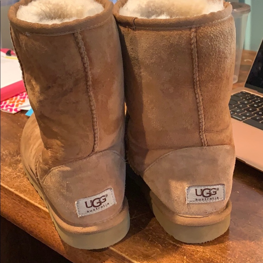 UGG